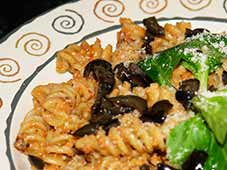 Fusilli-met-rode-pesto