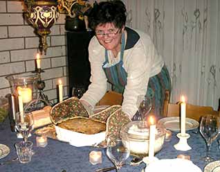 Mousaka-op-tafel-zetten